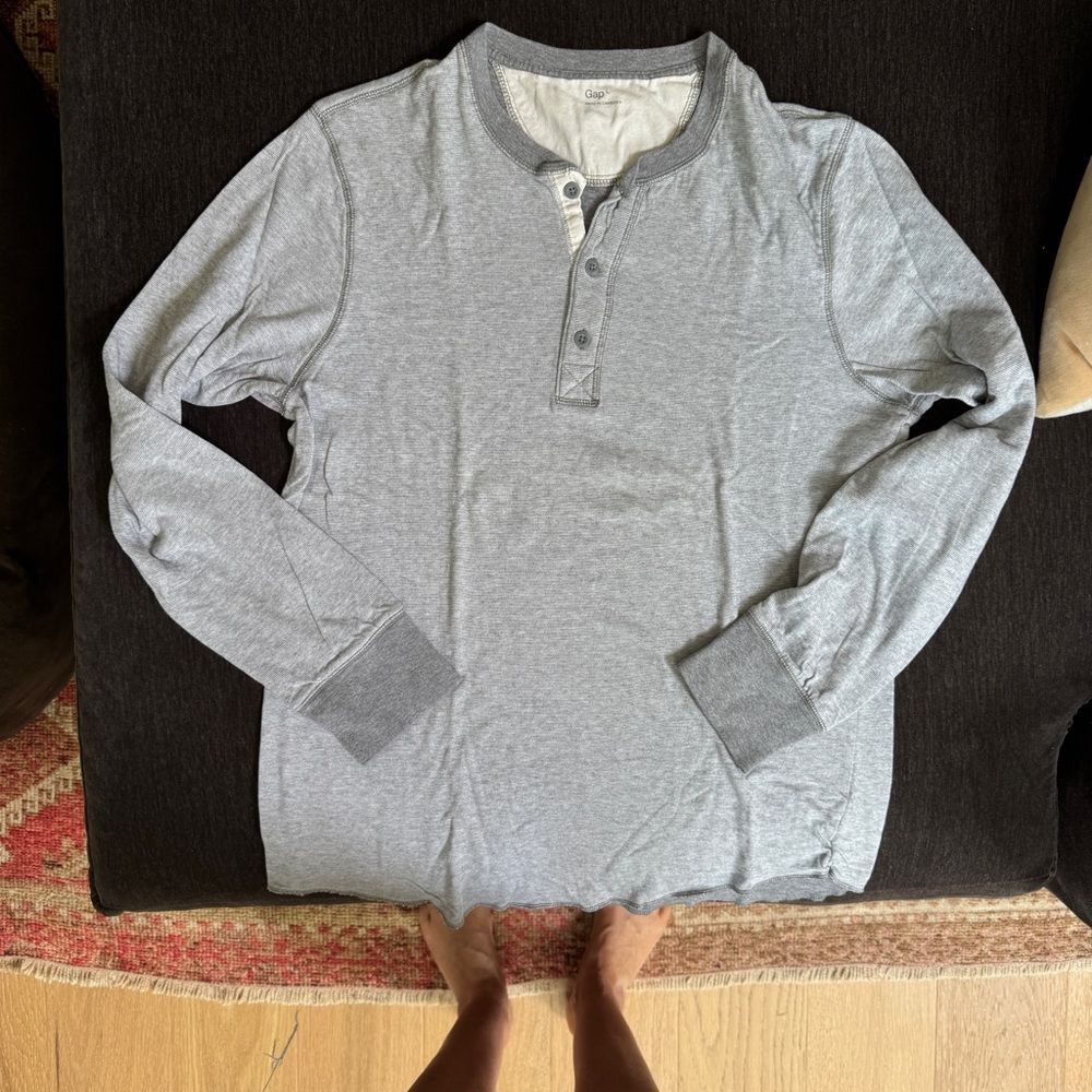 Gap Men’s Gray Long Sleeve Thermal V-Neck Henley Long Sleeve Gray T-Shirt Sz L